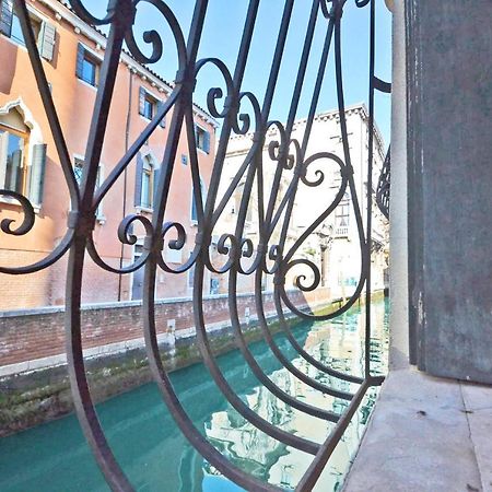 San Barnaba On The Canal Veneţia Exterior foto